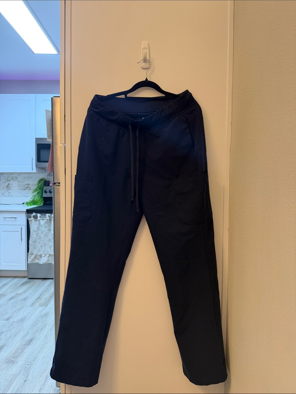 Women's Black Straight-Leg Drawstring Pants with Side Pockets